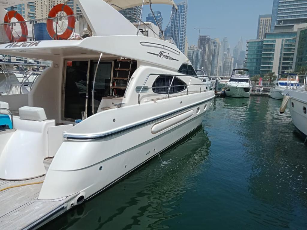 yacht ride dubai marina price